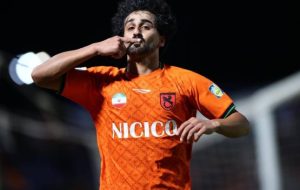 اولین پیروزی مس با ساق های مرادی و دست های لک!